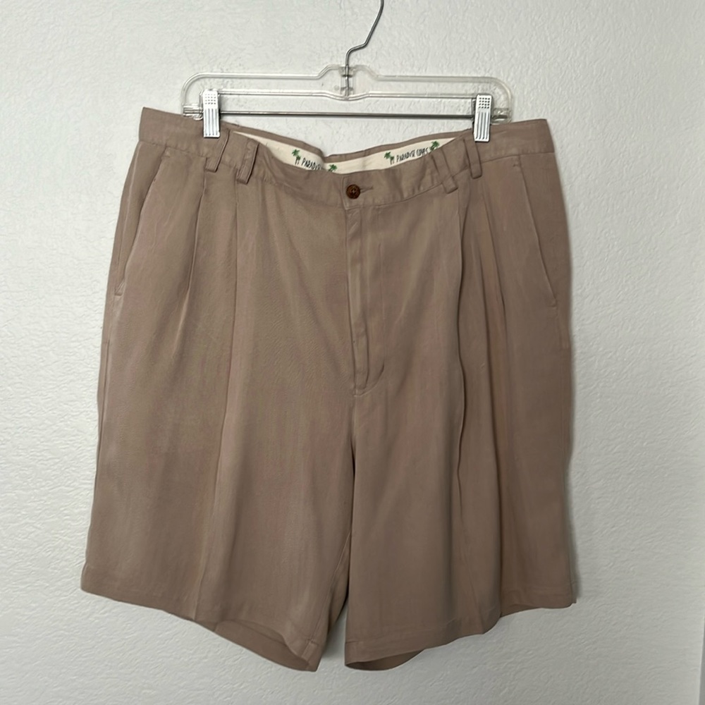 🏝️☀️TOMMY BAHAMA PARADISE COVES LIGHT TAN 100%SILK SHORTS SZ 38 GREAT COND.
